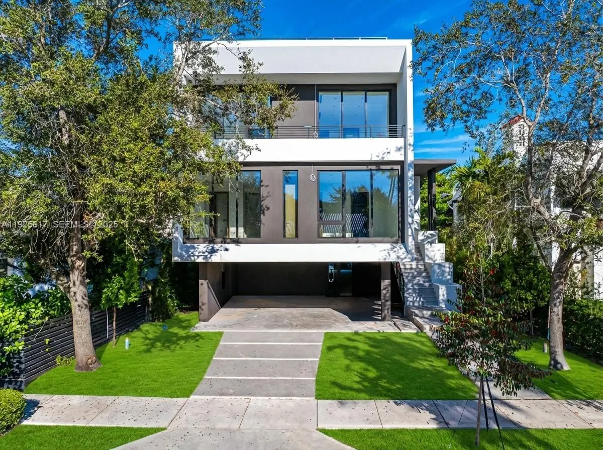 3551 Crystal Ct, Miami, FL 33133 - Image #1