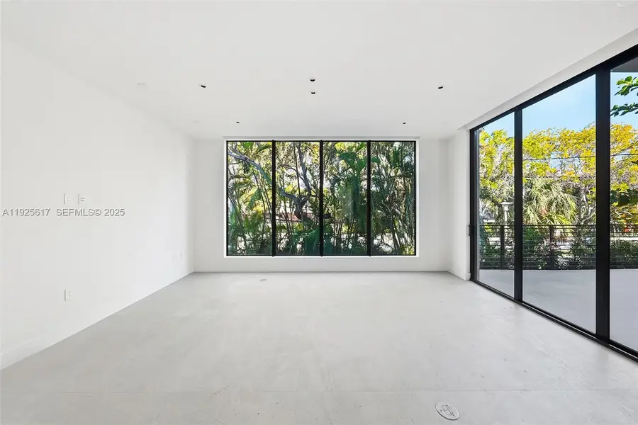 3551 Crystal Ct, Miami, FL 33133 - Image #3