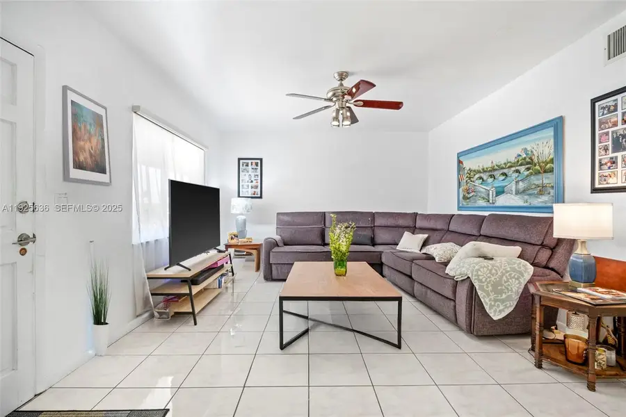 1050 Atlantic Shores Blvd #210, Hallandale Beach, FL 33009 - Image #3