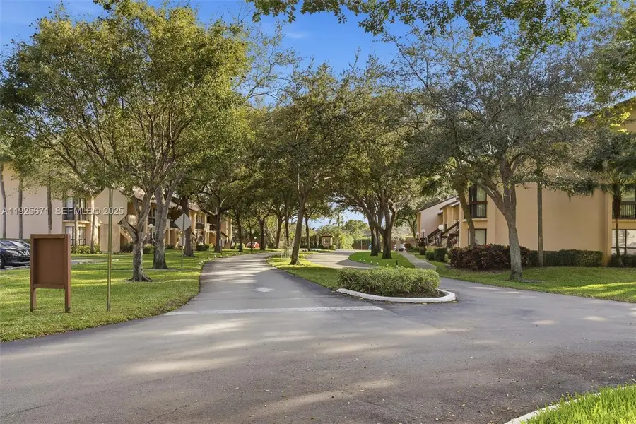 2379 SW 15th St #107, Deerfield Beach, FL 33442 - Image #2