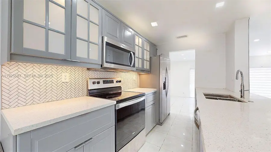 8212 NW 8th Pl #2, Plantation, FL 33324 - Image #3