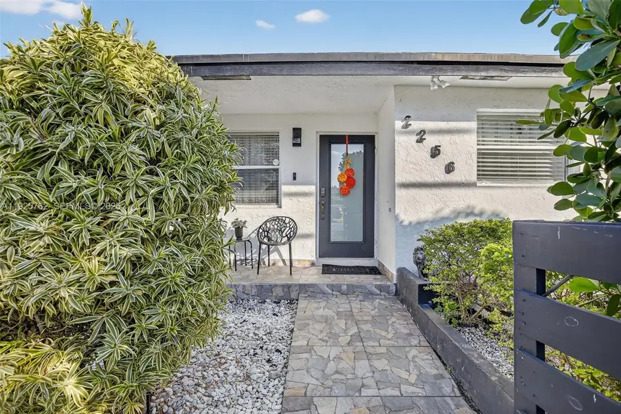 2256 Simms St, Hollywood, FL 33020 - Image #2