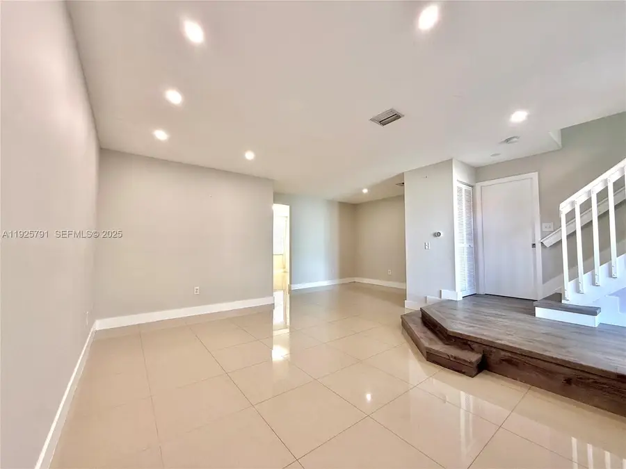 10866 NW 51st Ln, Doral, FL 33178 - Image #3