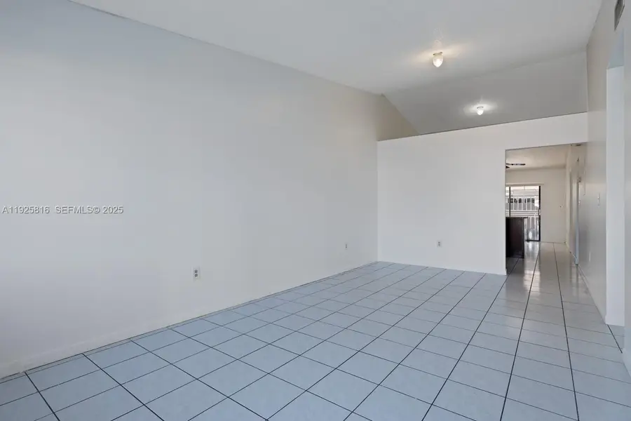 9098 NW 114th St, Hialeah Gardens, FL 33018 - Image #3