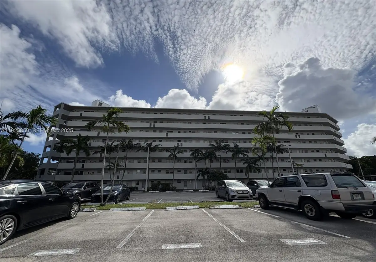 1750 NE 191st St #829-4, Miami, FL 33179 - Image #1