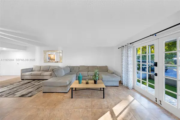 7554 Stirling Rd #102, Davie, FL 33024