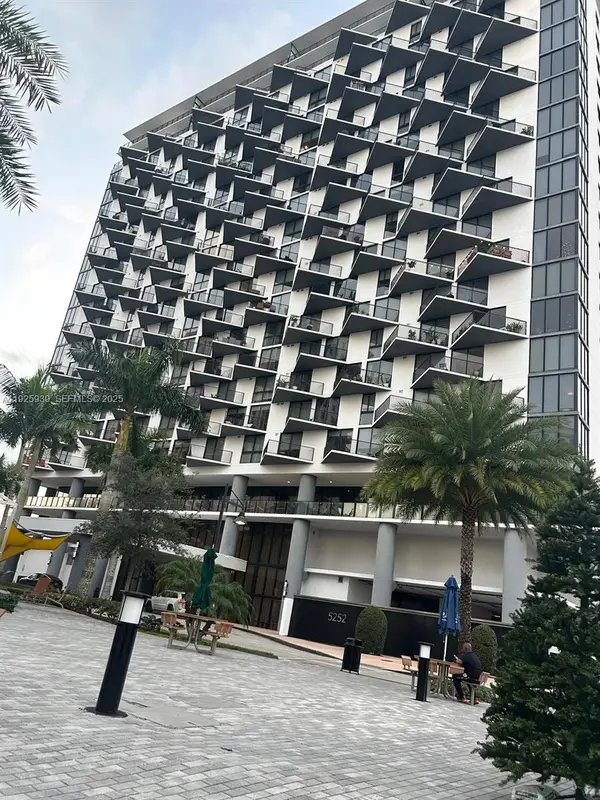 5252 NW 85th Ave #706, Doral, FL 33166