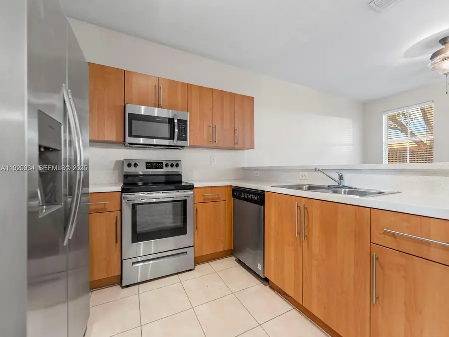 2512 SE 15th Ct, Homestead, FL 33035 - Image #2