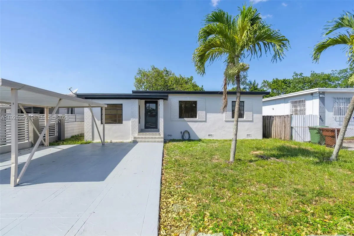 739 W 30th St, Hialeah, FL 33012 - Image #1