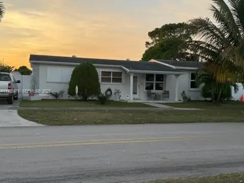 3795 NW 165th St, Miami Gardens, FL 33054 - Image #2