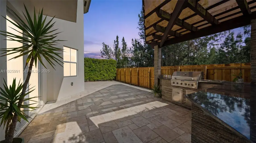 6933 NW 104th Ct, Doral, FL 33178 - Image #2