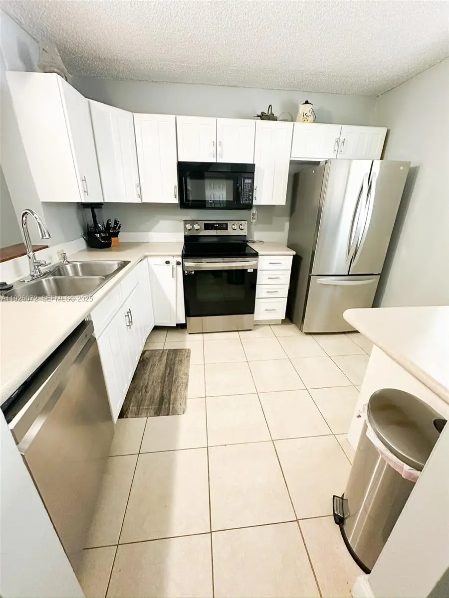 2860 Somerset Dr #400K, Lauderdale Lakes, FL 33311 - Image #3