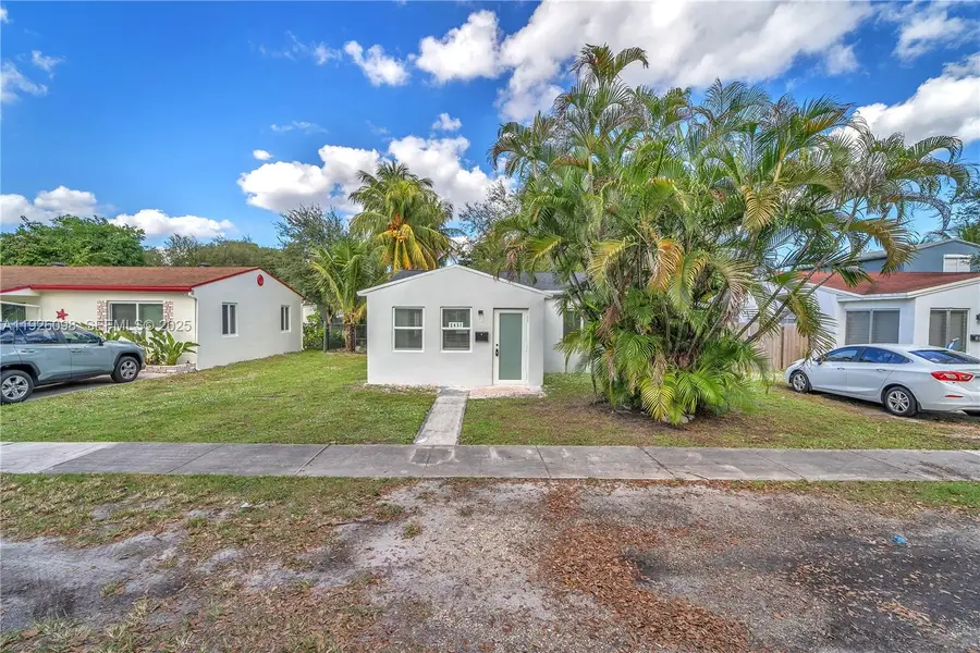 2431 Coolidge St, Hollywood, FL 33020 - Image #2