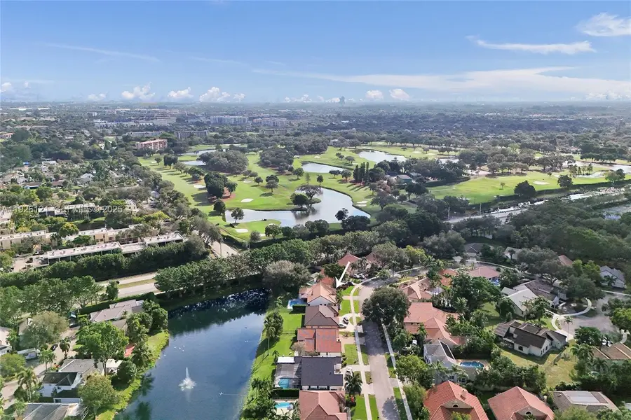 3071 Perriwinkle Cir, Davie, FL 33328 - Image #3