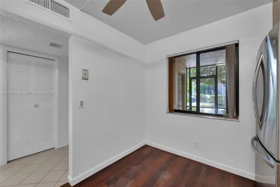 302 Lakeview Dr #105, Weston, FL 33326 - Image #3