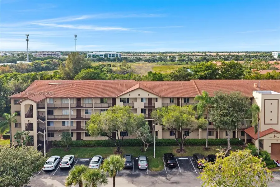900 SW 142nd Ave #306L, Pembroke Pines, FL 33027 - Image #2