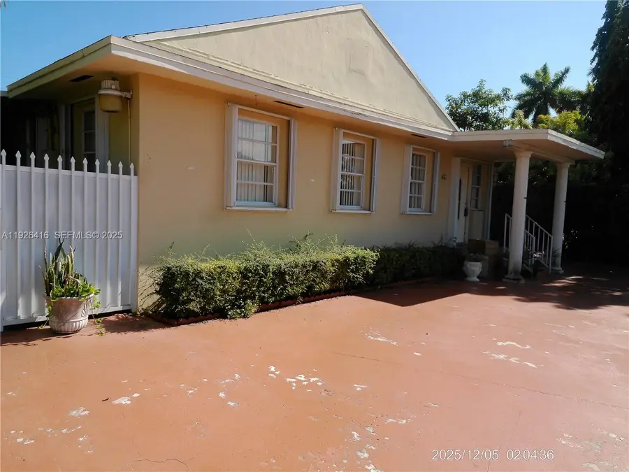 421 NW 32nd Ct, Miami, FL 33125 - Image #2