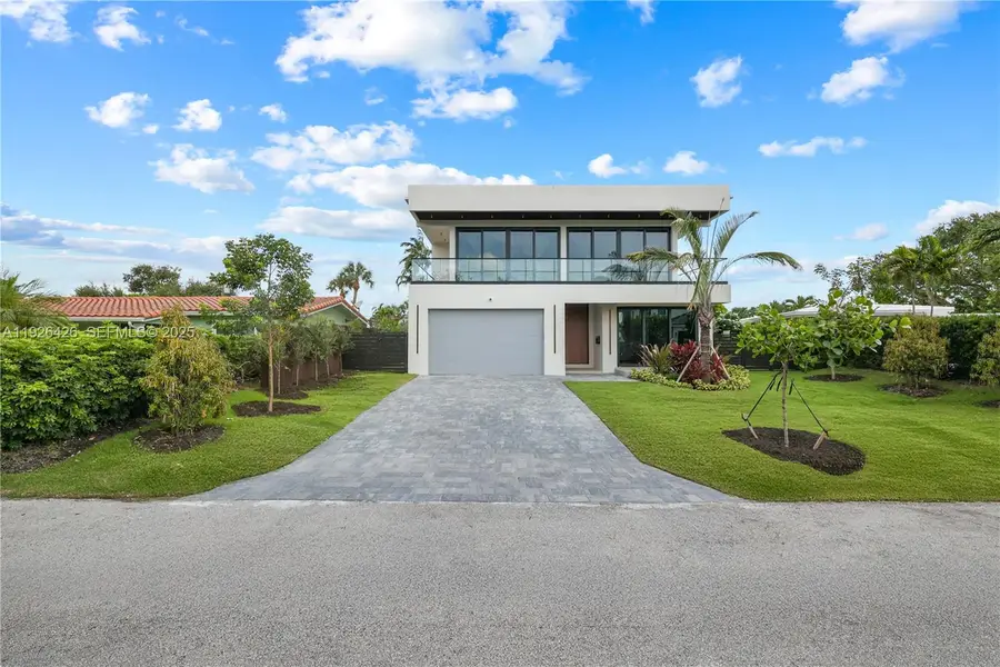 255 Capri Ave, Lauderdale By The Sea, FL 33308 - Image #2