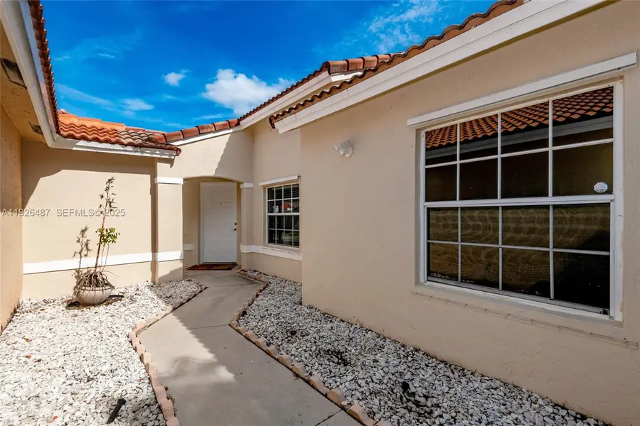 17925 SW 10th Ct, Pembroke Pines, FL 33029 - Image #3