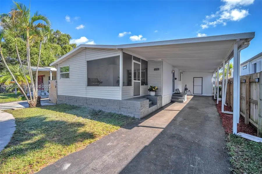 5230 SW 26th Ave, Dania Beach, FL 33312 - Image #2