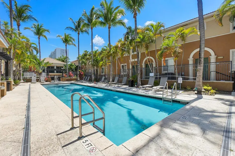 2871 NE 185th St #205, Aventura, FL 33180 - Image #2