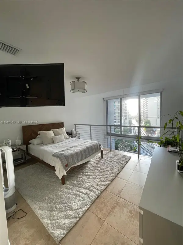 1050 Brickell Ave #410, Miami, FL 33131