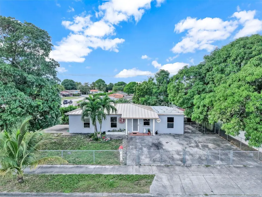 4020 E 10th Ave, Hialeah, FL 33013 - Image #2
