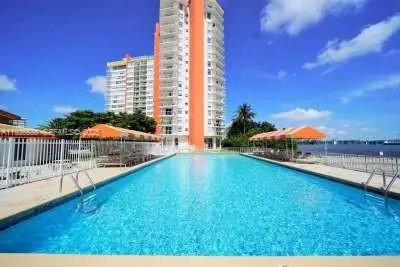 1301 NE Miami Gardens Dr #813W, Miami, FL 33179 - Image #2