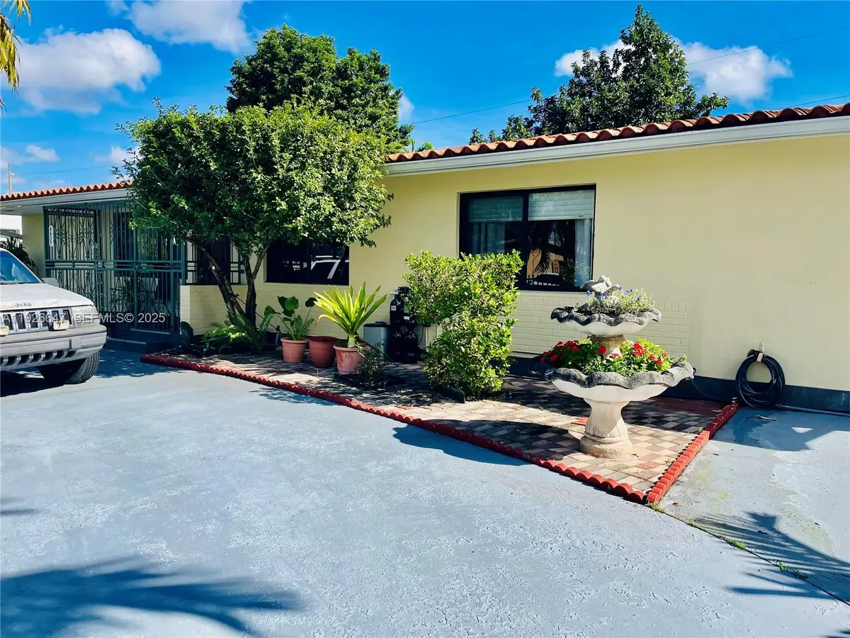 4635 SW 95th Ave, Miami, FL 33165 - Image #1