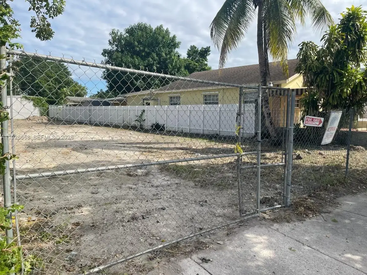 2709 NW 24th Ave, Miami, FL 33142 - Image #1