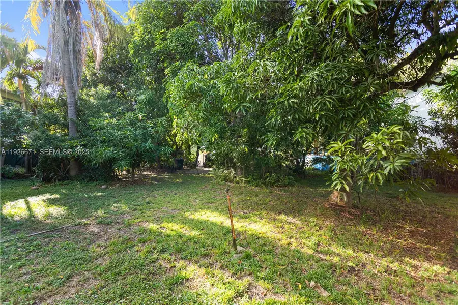 425 NW 7th Ter, Fort Lauderdale, FL 33311 - Image #3