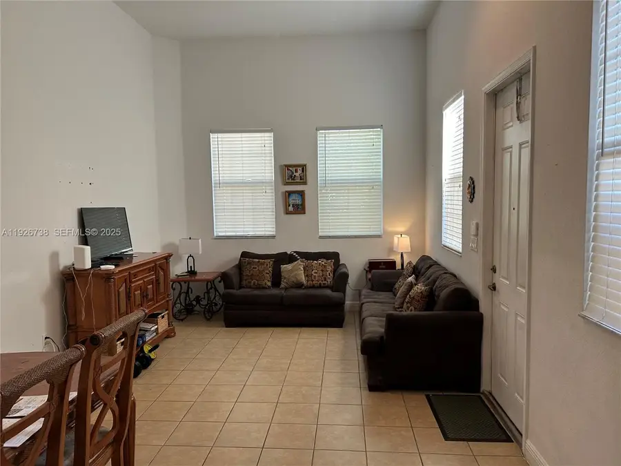 1424 SW 147th Ave, Pembroke Pines, FL 33027 - Image #3