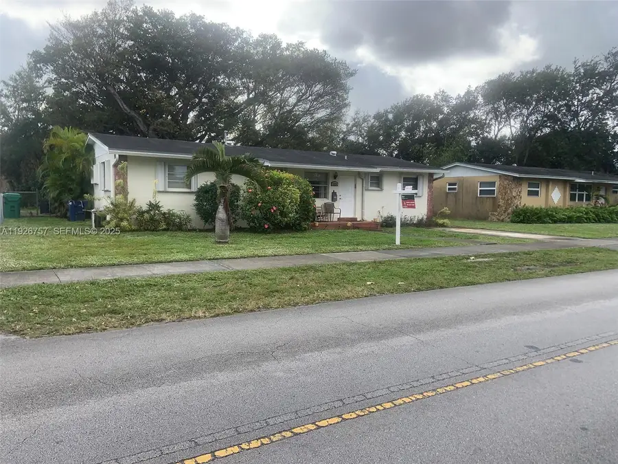1420 North Dr, Miami, FL 33179 - Image #2