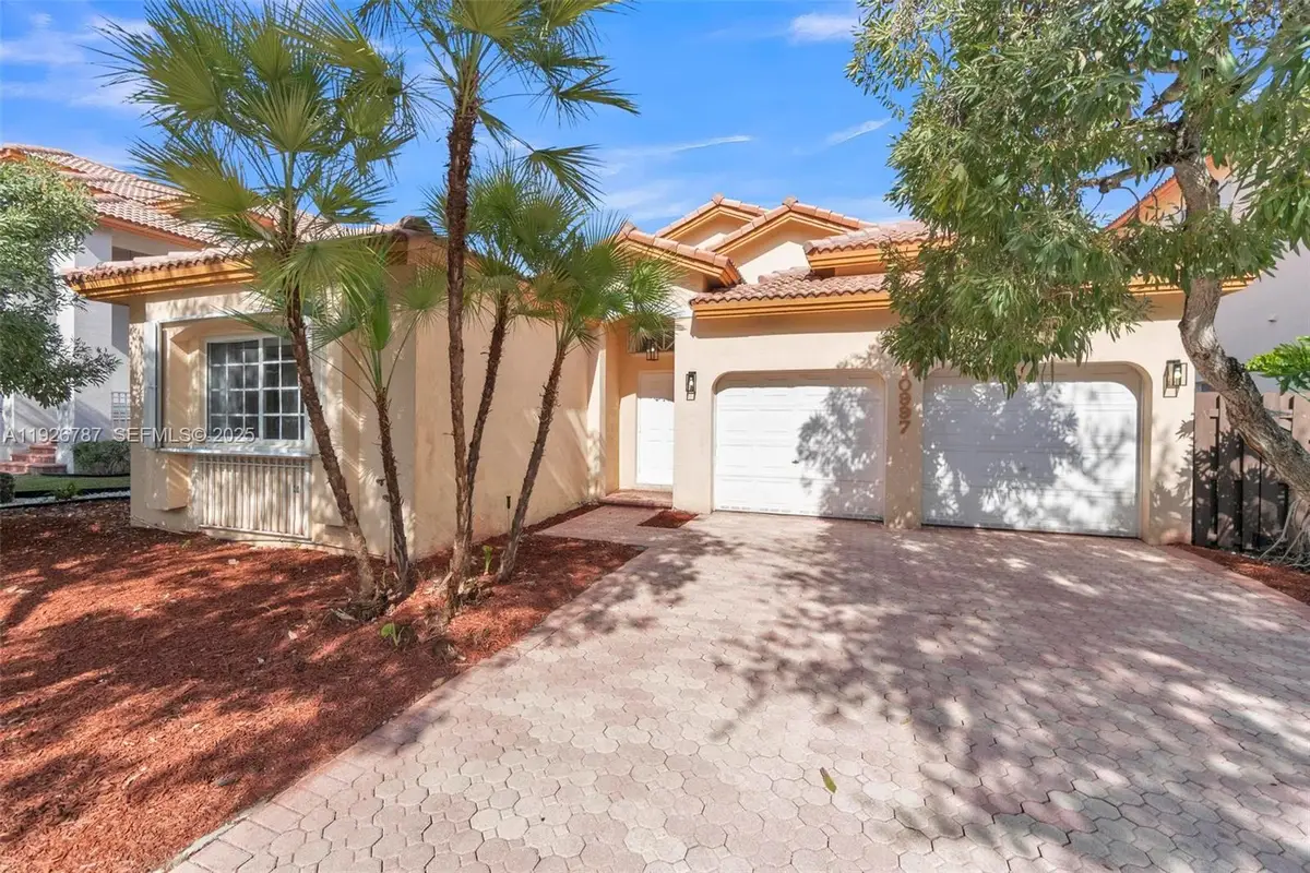 10997 NW 58th Ter, Doral, FL 33178 - Image #1