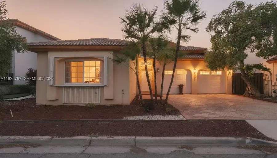 10997 NW 58th Ter, Doral, FL 33178 - Image #2