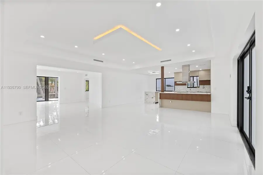 1200 Cleveland Rd, Miami Beach, FL 33141 - Image #2