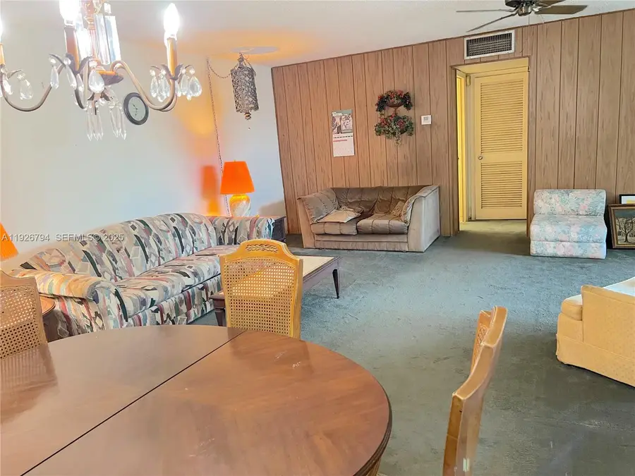 942 NE 199th St #2B, Miami, FL 33179 - Image #2