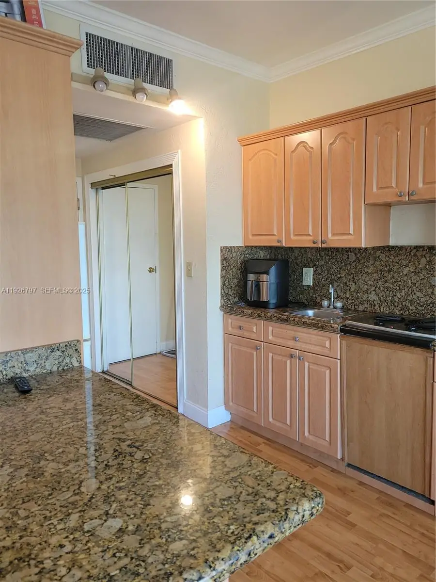 700 Biltmore Way #915, Coral Gables, FL 33134 - Image #3