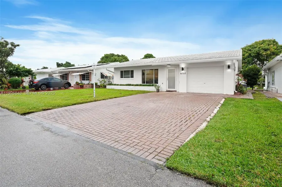 6707 NW 71st St, Tamarac, FL 33321 - Image #2