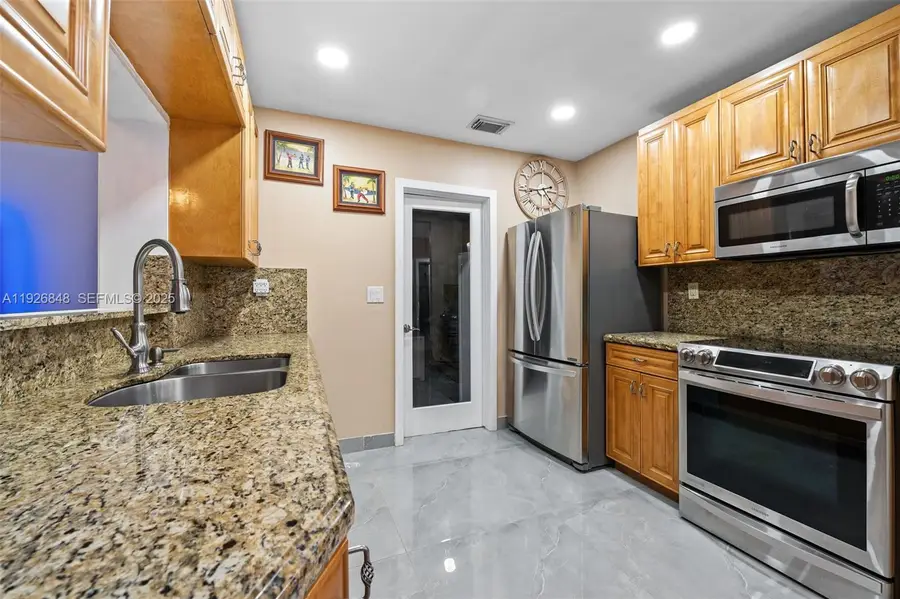 6707 NW 71st St, Tamarac, FL 33321 - Image #3