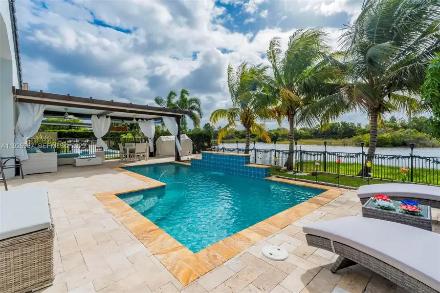 17958 SW 14th St, Pembroke Pines, FL 33029 - Image #2