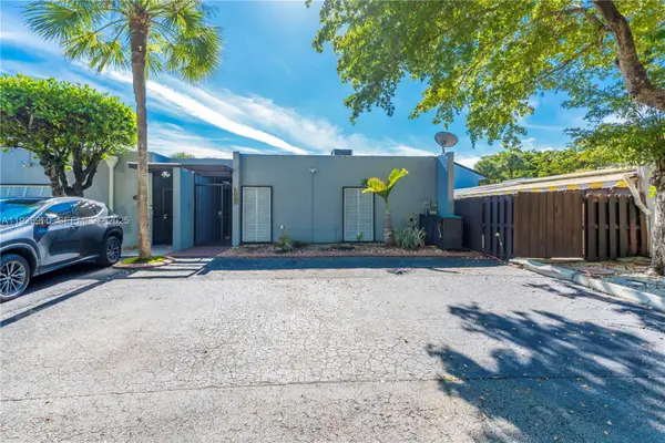 6460 Milk Wagon Ln, Miami Lakes, FL 33014