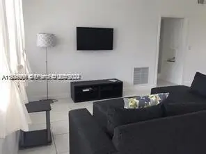 250 S Shore Dr #5, Miami Beach, FL 33141