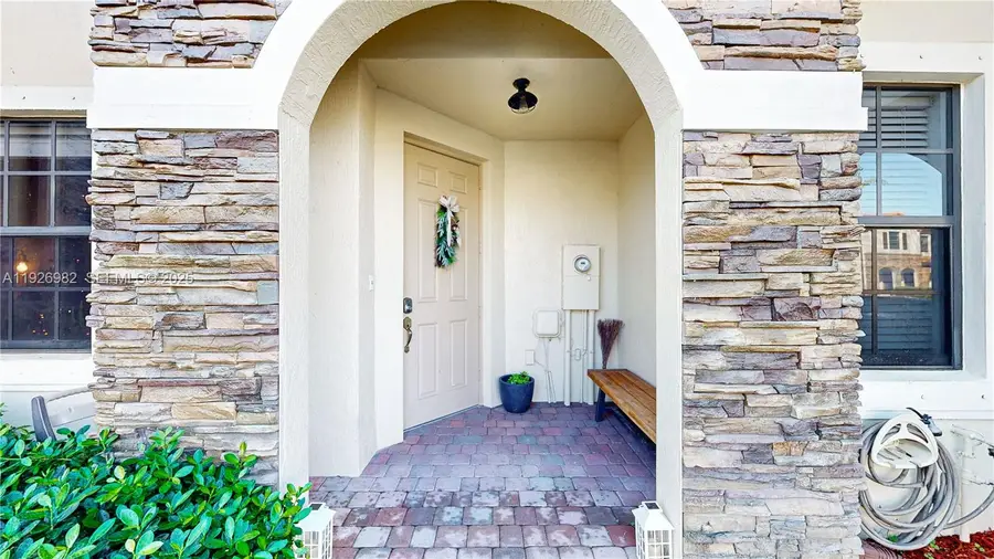 3218 SE 5th Ct, Homestead, FL 33033 - Image #3