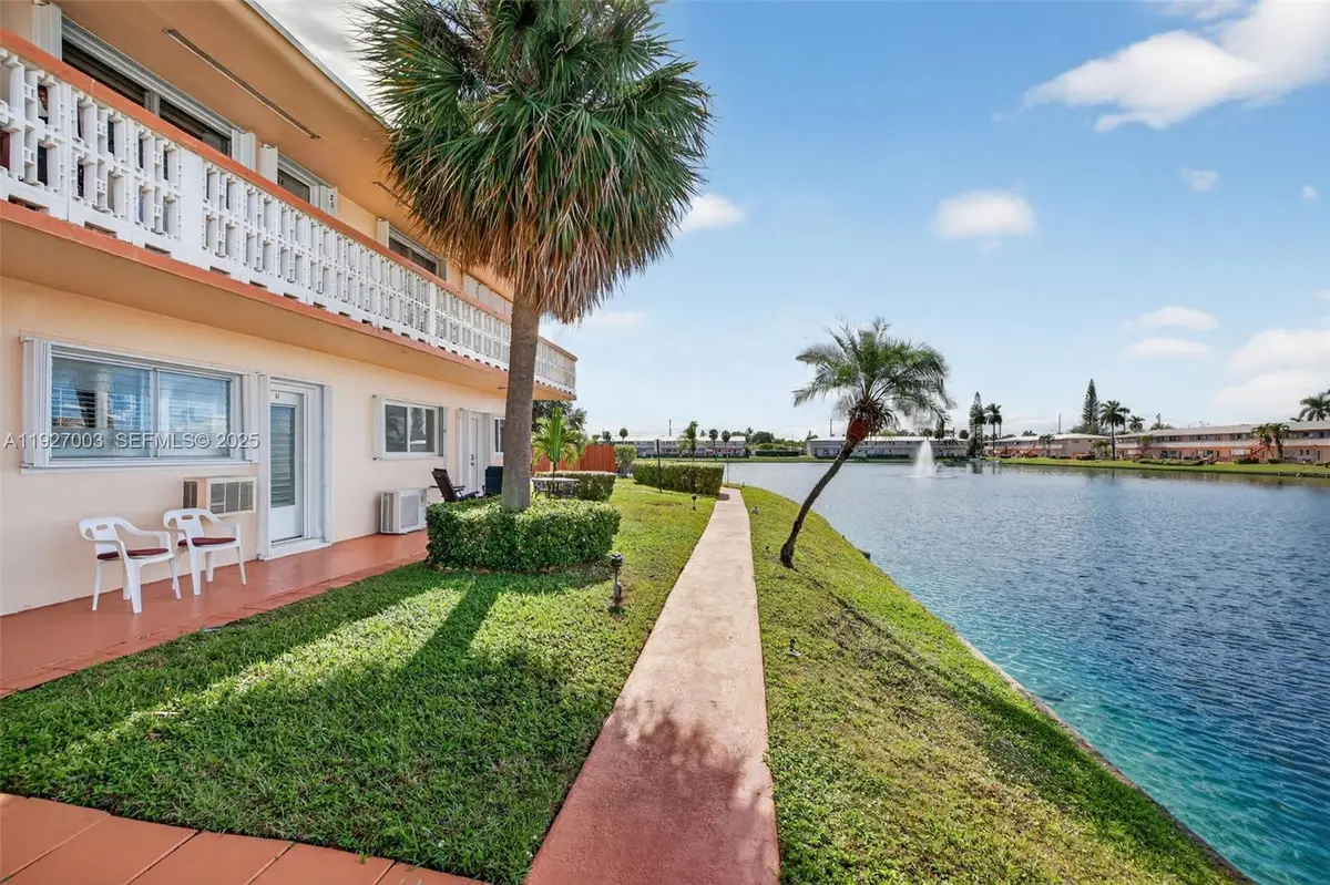 800 SW 10th Ter #11T, Hallandale Beach, FL 33009 - Image #1