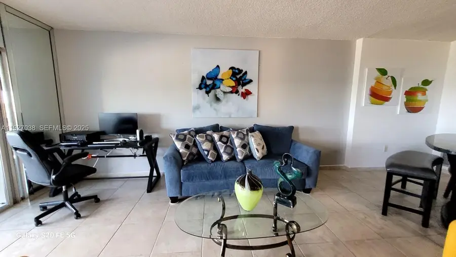 4001 Hillcrest Dr #705, Hollywood, FL 33021 - Image #2