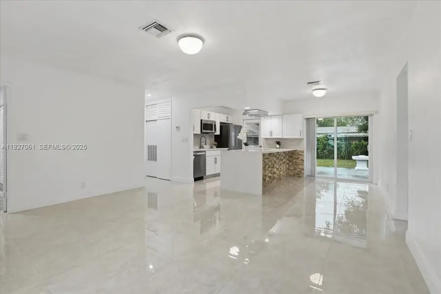 3330 N 72nd Ter, Hollywood, FL 33024 - Image #2
