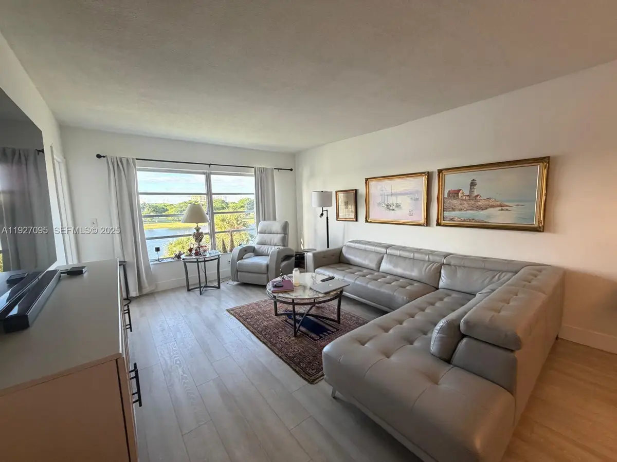 2801 N Palm Aire Dr #405, Pompano Beach, FL 33069 - Image #1