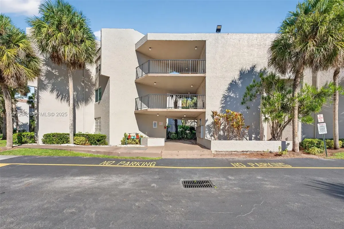 3100 Riverside Dr #305, Coral Springs, FL 33065 - Image #1