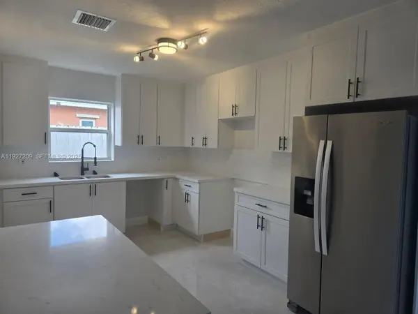 6455 Custer St, Hollywood, FL 33024